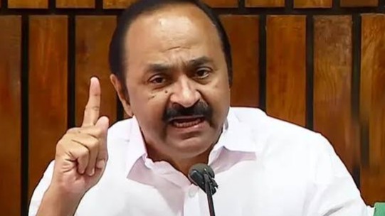 സിഎംആര്‍എല്‍ കേസില്‍ പ്രതികളുമായി ഹൈക്കോടതിയില്‍ മുഖ്യമന്ത്രി വി ഡി സതീശന്‍ ഒത്തുകളിച്ചെന്ന് ഹര്‍ജി നല്‍കിയ പൊതുപ്രവര്‍ത്തകന്‍ കെഎം ഷാജഹാന്‍.