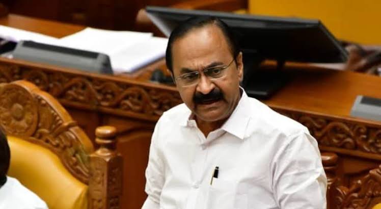 ശബരിമലയില്‍ ദേവസ്വം ബോര്‍ഡും സര്‍ക്കാരും തമ്മില്‍ പ്രശ്‌നങ്ങളില്ലെന്ന് മുഖ്യമന്ത്രി വി ഡി സതീശന്‍.