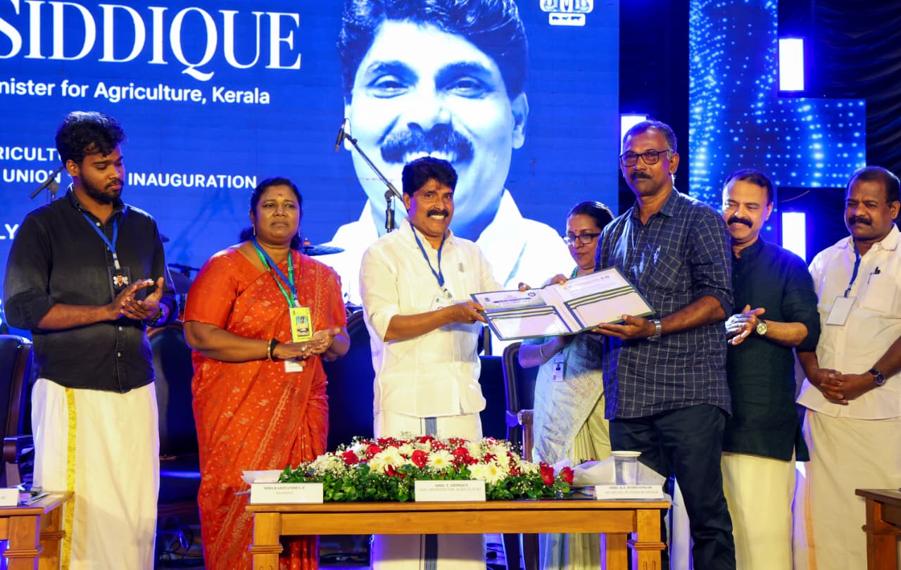 കേരള കാർഷിക സർവകലാശാല വെള്ളാനിക്കരയിൽ നടന്ന പുതിയ ജനറൽ കൗൺസിൽ അംഗങ്ങൾക്കുള്ള സ്വീകരണവും ആദരവും ഉദ്ഘാടനം കാർഷിക വികസന കർഷക ക്ഷേമ വകുപ്പ്മന്ത്രി ടി. സിദ്ധിഖ് നിർവഹിച്ചു.