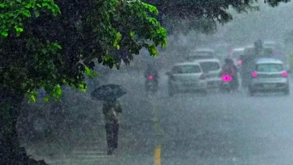 അതിശക്തമായ മഴ തുടരും; ഇന്ന് എല്ലാ ജില്ലകളിലും മുന്നറിയിപ്