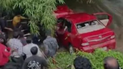 വൈത്തിരിയിൽ കാർ തോട്ടിലേക്ക് മറിഞ്ഞു; നാലു വയസ്സുകാരിക്ക് ദാരുണാന്ത്യം