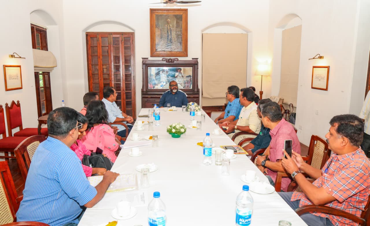 തൃശൂർ രാമനിലയത്തിൽ ഗതാഗത വകുപ്പ് മന്ത്രി സി. പി ജോൺകെ.എസ്.ആർ.ടി.സി ഉദ്യോഗസ്ഥരുമായി ചേർന്ന യോഗം