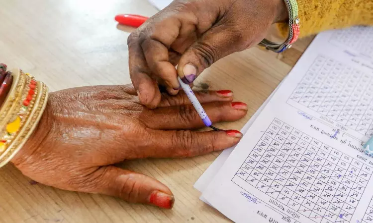 പൊടിപാറിയ പ്രചരണത്തിന് ഒടുവിൽ കേരളം പോളിങ് ബൂത്തിലേക്ക്.