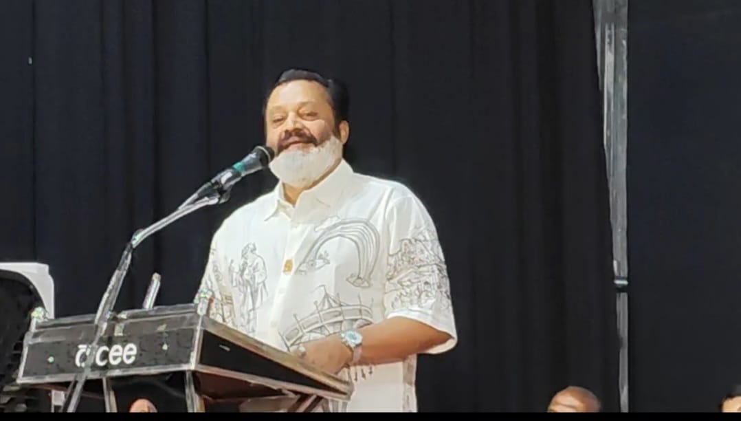 പൂരം എക്സിബിഷൻ വേദി രാഷ്ട്രീയ വേദിയാക്കിയെന്ന് . വിമർശനവുമായി സുരേഷ്ഗോപി