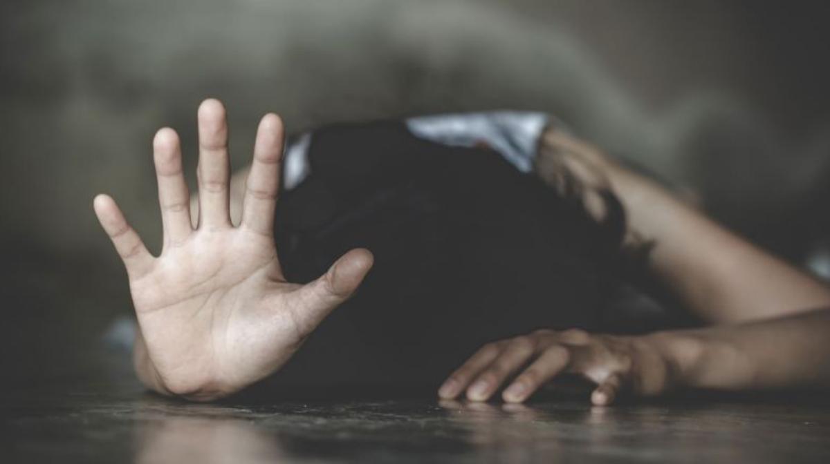 ബൈക്ക് തടഞ്ഞ് യുവതിയെ കൂട്ടബലാല്സംഗം ചെയ്തു; ഒപ്പമുണ്ടായിരുന്ന യുവാവിനെ തല്ലിച്ചതച്ചു; നടുക്കം