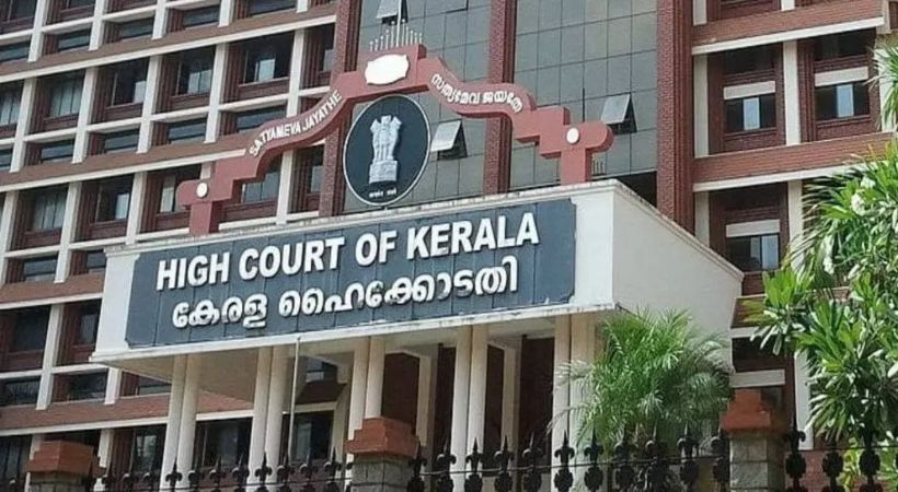 നടി ആക്രമിക്കപ്പെട്ട കേസിലെ നിർണായക തെളിവായ മെമ്മറി കാര്ഡ് ഹാജരാക്കാൻ നിർദേശം നൽകി ഹൈക്കോടതി