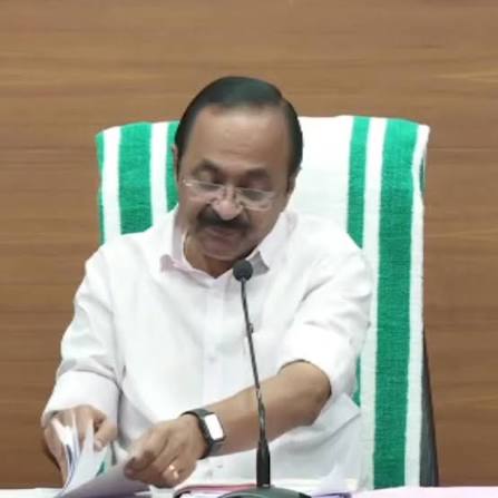 വിഴിഞ്ഞം തുറമുഖ പദ്ധതിക്ക് വേണ്ടി സര്ക്കാര് ചെലവിട്ടത് 3764.54 കോടി രൂപയെന്ന് മുഖ്യമന്ത്രി.