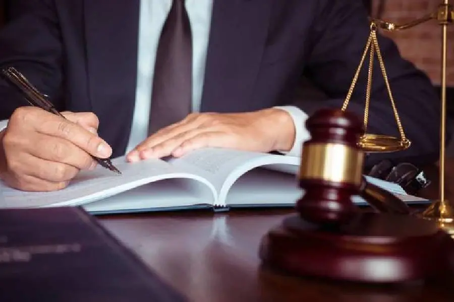കേരള സർവകലാശാലയ്ക്ക് കീഴിലെ ലോ കോളേജുകളിൽ LLB പരീക്ഷാ മൂല്യനിർണയം പൊളിച്ചെഴുതും.