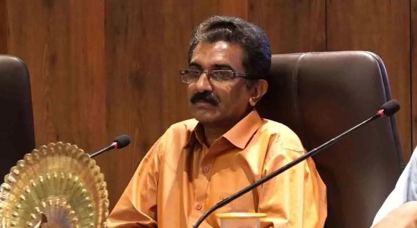 കണ്ണൂര് എഡിഎം ആയിരുന്ന കെ നവീന് ബാബുവിന്റെ മരണത്തില് അന്വേഷണം സിബിഐയ്ക്ക് വിട്ടു. മന്ത്രിസഭാ യോഗത്തിലാണ് തീരുമാനം.