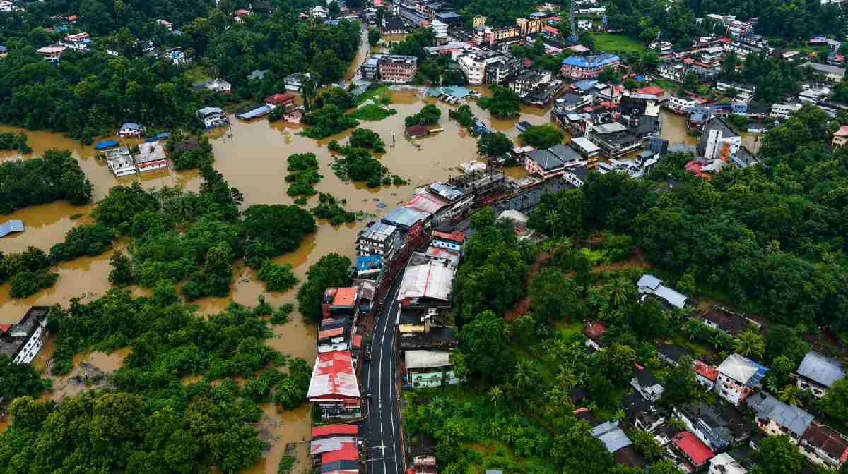 പെയ്തത് അതിതീവ്ര മഴയെന്ന് കലക്ടര്; റാന്നി ടൗൺ മുങ്ങി