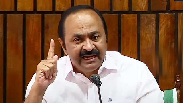 കെ സുധാകരന് സീറ്റ് നല്കരുതെന്ന് ആവശ്യപ്പെട്ട് പ്രചരിച്ച കത്ത് വ്യാജമെന്ന് പ്രതിപക്ഷ നേതാവ് വി ഡി സതീശന്. തന്റെ പേരിലും കത്ത് പ്രചരിക്കുന്നുണ്ടെന്നും പിന്നില് സിപിഐഎം എന്നും വി ഡി സതീശന്